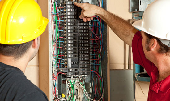 Debo-recurrir-a-un-electricista-si-vivo-en-Barcelona